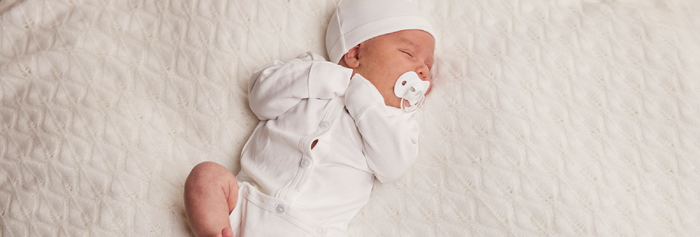 Claves para elegir ropa adecuada para bebés prematuros